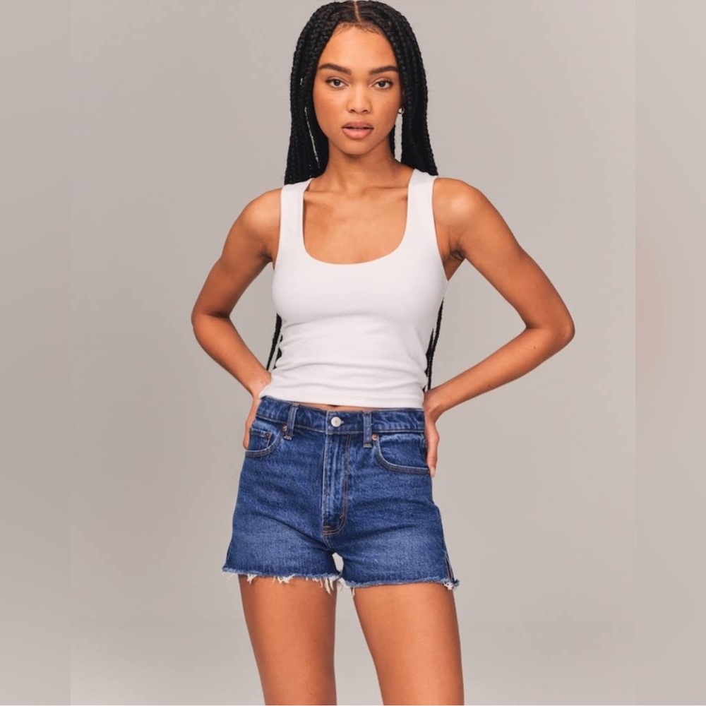 A&F “the 4” mom short high rise” denim Jean cutoff zipper fly classic wash